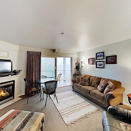 New Listing! Bay-View Beauty With Private Balcony Condo Lincoln City Buitenkant foto