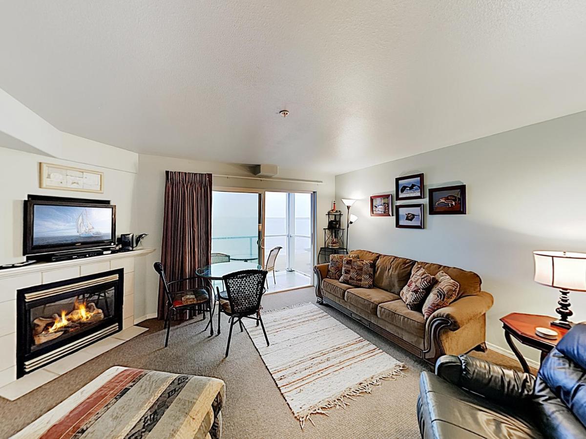 New Listing! Bay-View Beauty With Private Balcony Condo Lincoln City Buitenkant foto