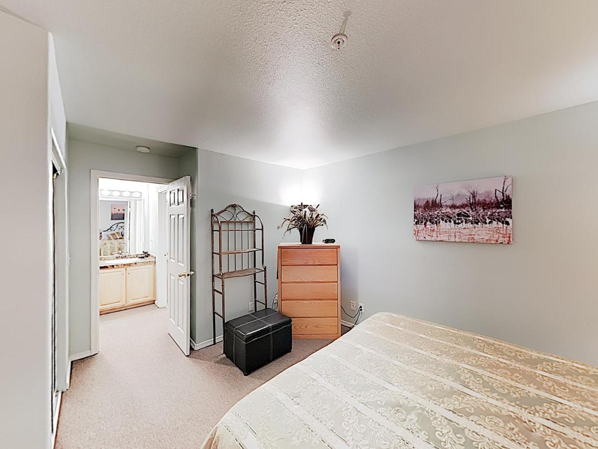 New Listing! Bay-View Beauty With Private Balcony Condo Lincoln City Buitenkant foto