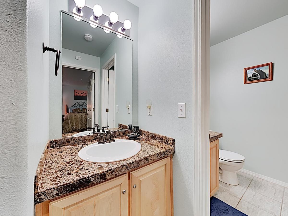 New Listing! Bay-View Beauty With Private Balcony Condo Lincoln City Buitenkant foto