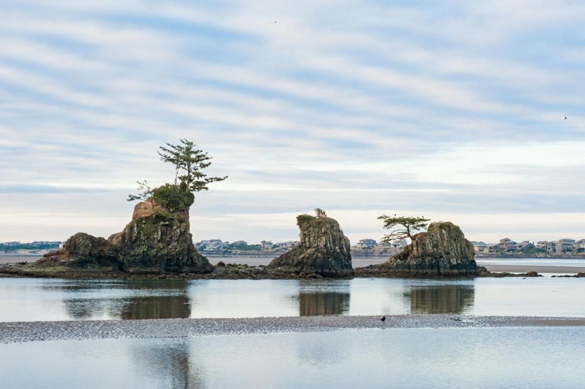 New Listing! Bay-View Beauty With Private Balcony Condo Lincoln City Buitenkant foto